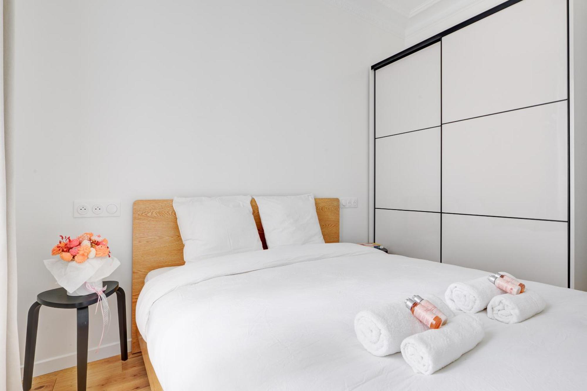 Parisian Elegance - Luxury In Daumesnil Parijs