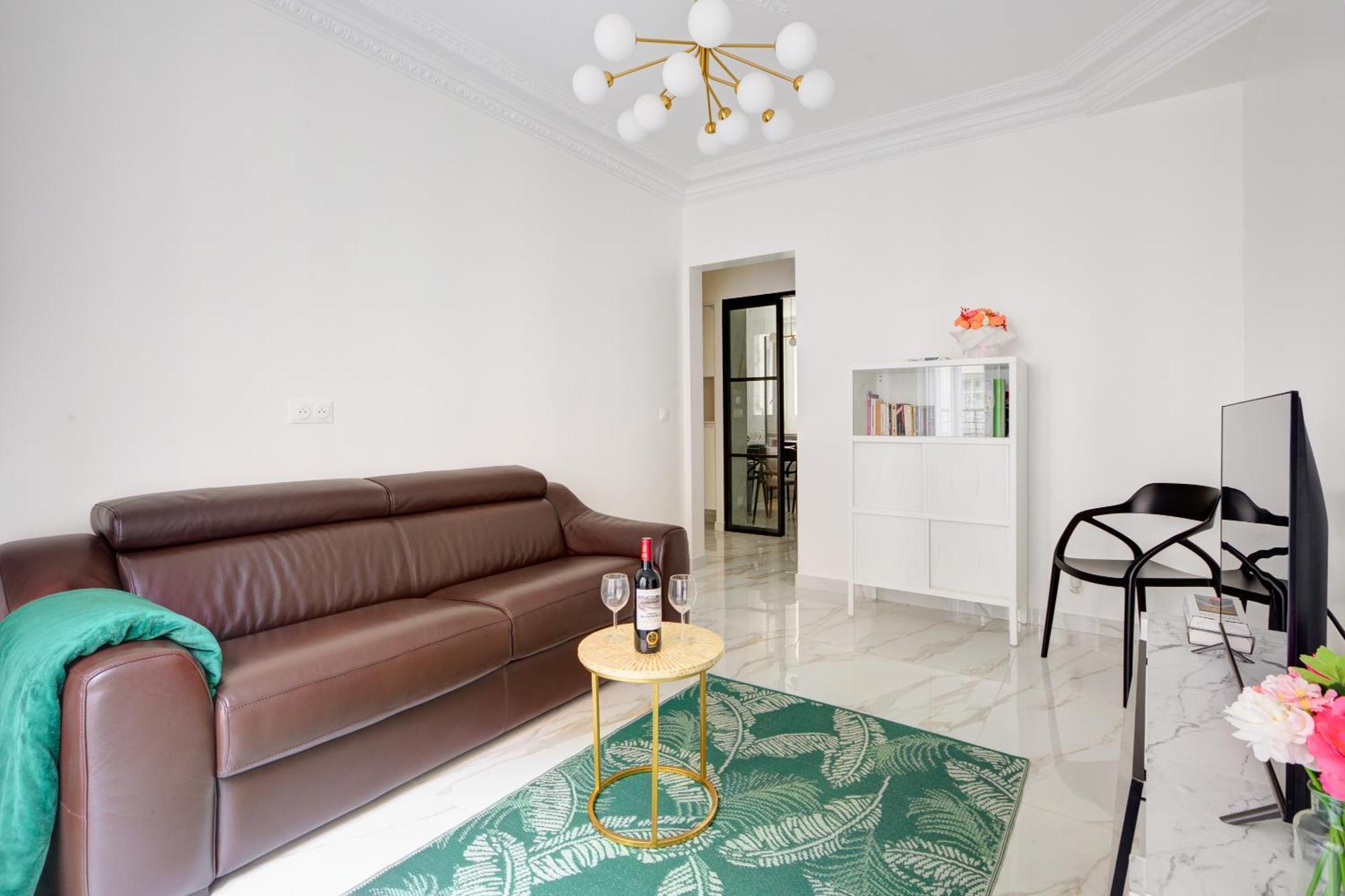 Appartement Parisian Elegance - Luxury In Daumesnil Parijs